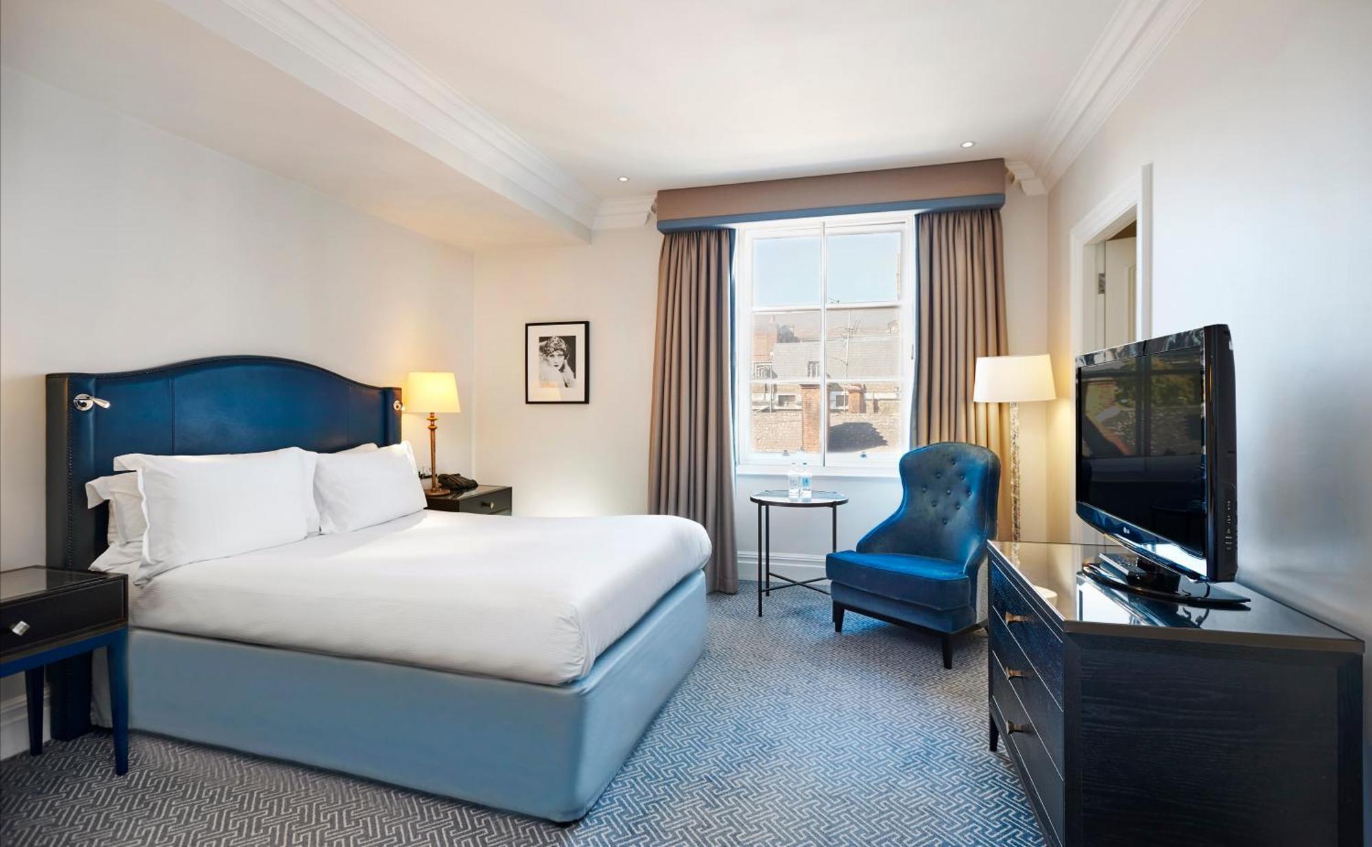 Отель The Waldorf Hilton 4*