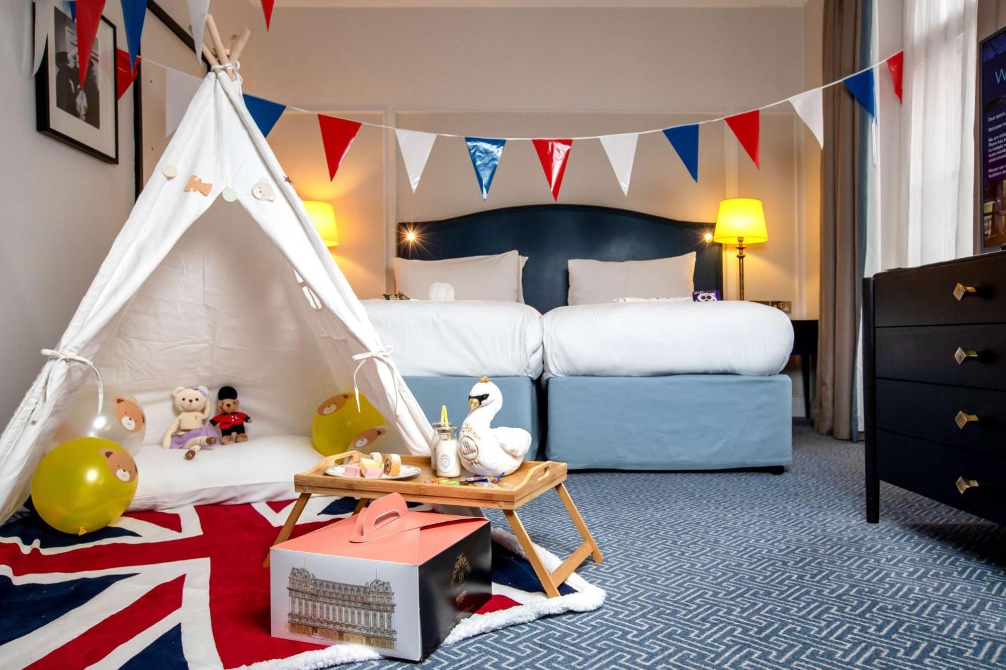 The Waldorf Hilton 4* Лондон