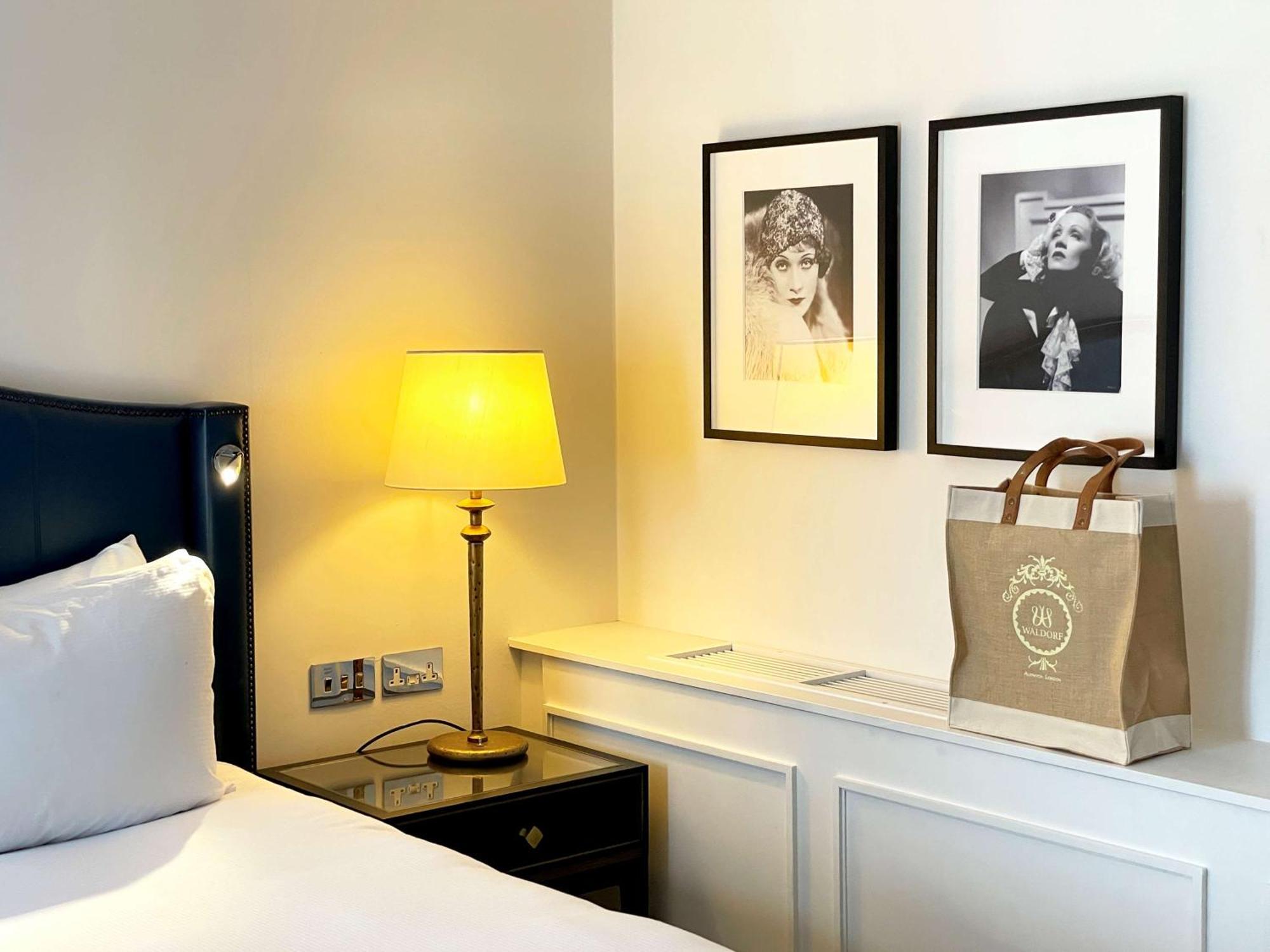 Отель The Waldorf Hilton